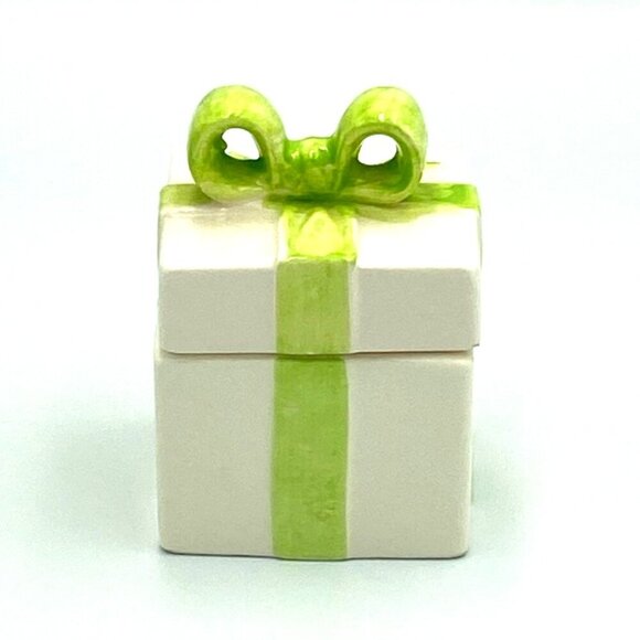 Vintage Ceramic Present Lidded Gift Trinket Ring Box Made in Japan White & Green - Picture 1 of 6